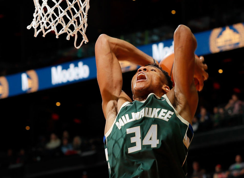 梁靖崑一脸沮丧令人心疼！10-6手握赛点被逆转 腰椎伤病困扰他9个月（梁靖崑10-6握赛点仍被逆转，落寞神情惹人心酸；腰椎伤势缠身已9个月）