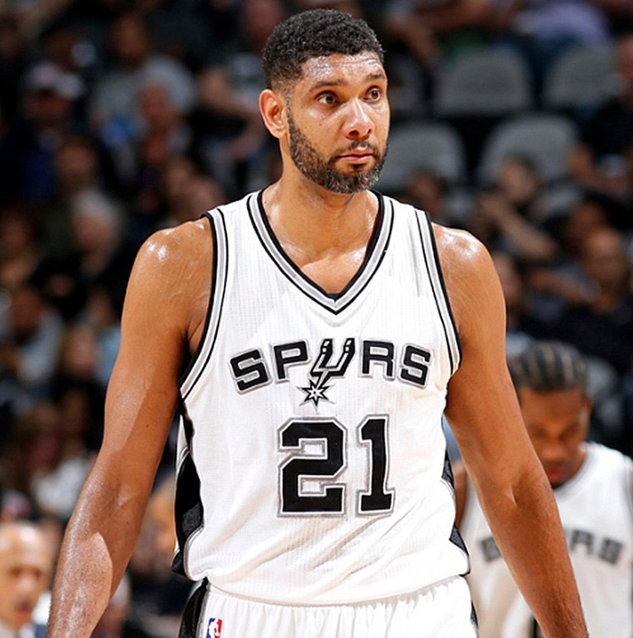 赫内斯：拜仁再次成为一座堡垒；孔帕尼像老母鸡一样保护球员（赫内斯：拜仁重铸堡垒气质；孔帕尼悉心护航球员）