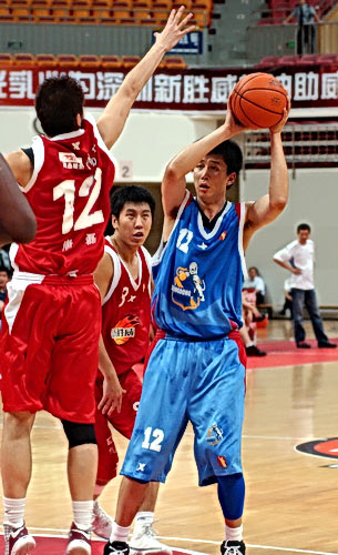 足球报：目前中国足协持证教练总数已突破11.4万（足球报称：中国足协持证教练人数已超过11.4万）