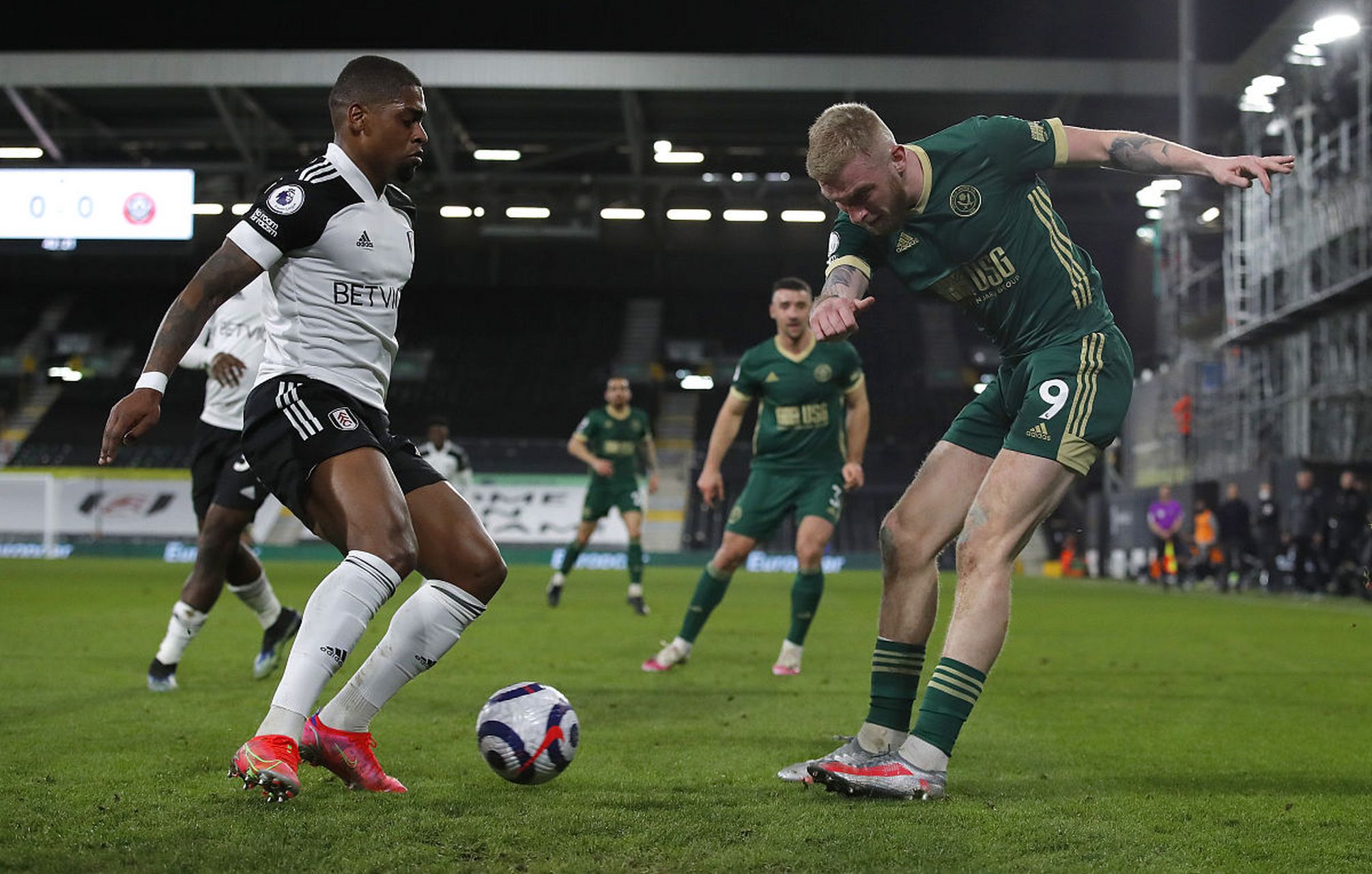 雷迪克：里夫斯在对热火首节伤到腹股沟，明天再次评估他伤情（雷迪克：里夫斯在对阵热火首节腹股沟受伤，伤情将于明日再评估）